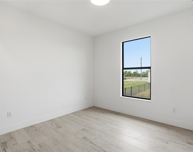 9402 Arrid Circle - Photo Thumbnail 34