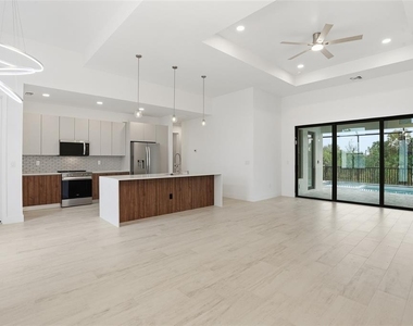 9402 Arrid Circle - Photo Thumbnail 15