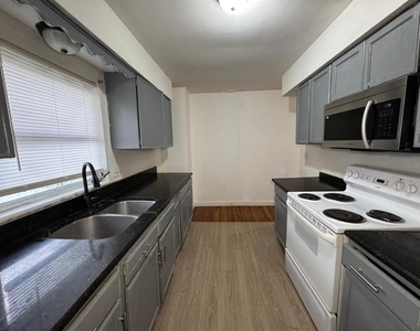 416 Sun Court - Photo Thumbnail 4