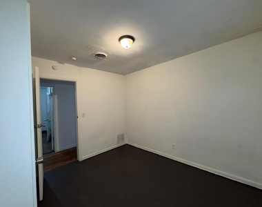 416 Sun Court - Photo Thumbnail 3