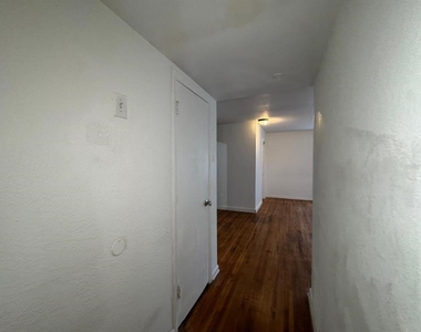 416 Sun Court - Photo Thumbnail 8