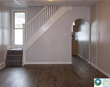319 N Columbia Street - Photo Thumbnail 4