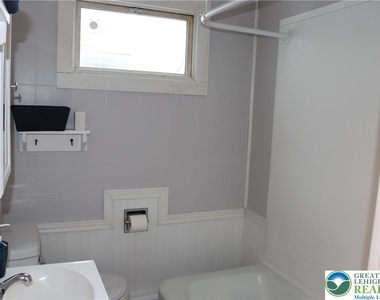 319 N Columbia Street - Photo Thumbnail 11