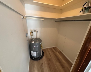 215 Park Boulevard S - Photo Thumbnail 7