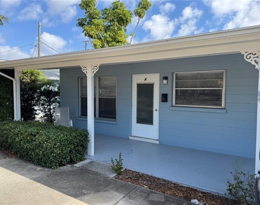 215 Park Boulevard S - Photo Thumbnail 1