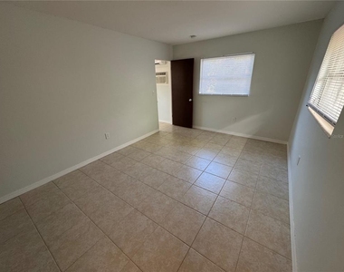 215 Park Boulevard S - Photo Thumbnail 10