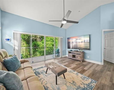 5528 Fair Oaks Street - Photo Thumbnail 7