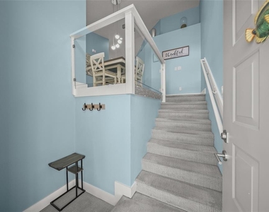 5528 Fair Oaks Street - Photo Thumbnail 2