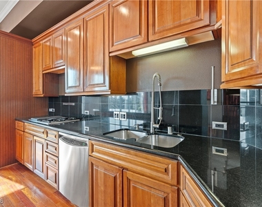 360 E Desert Inn Road - Photo Thumbnail 17