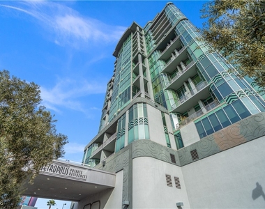 360 E Desert Inn Road - Photo Thumbnail 6