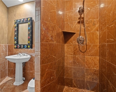360 E Desert Inn Road - Photo Thumbnail 28