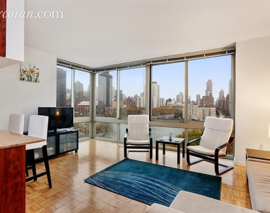 888 Main Street - Photo Thumbnail 13
