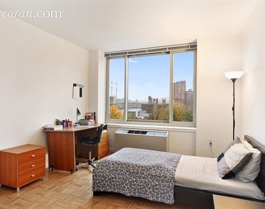 888 Main Street - Photo Thumbnail 17