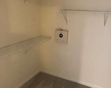 225 Lexington Circle - Photo Thumbnail 22