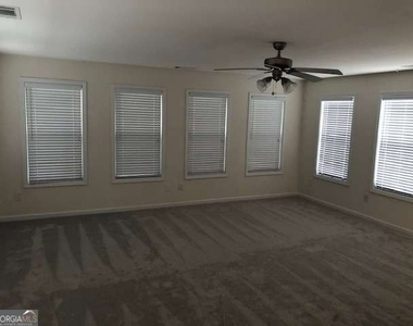 225 Lexington Circle - Photo Thumbnail 18