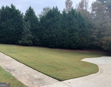 225 Lexington Circle - Photo Thumbnail 2