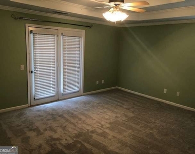 225 Lexington Circle - Photo Thumbnail 19