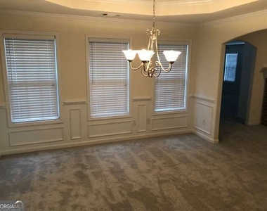 225 Lexington Circle - Photo Thumbnail 17
