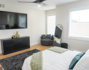 68 Boulevard Se - Photo Thumbnail 4