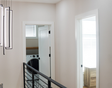 68 Boulevard Se - Photo Thumbnail 16