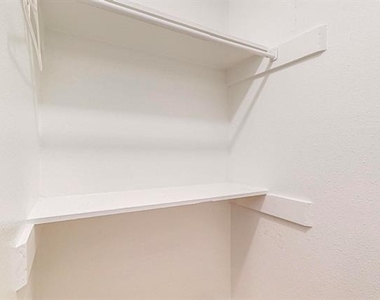5220 Fleetwood Oaks Avenue - Photo Thumbnail 30
