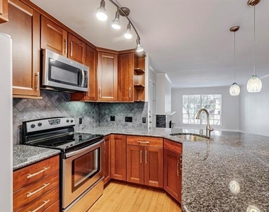 5220 Fleetwood Oaks Avenue - Photo Thumbnail 14