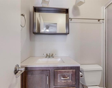 5220 Fleetwood Oaks Avenue - Photo Thumbnail 24