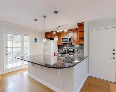5220 Fleetwood Oaks Avenue - Photo Thumbnail 12