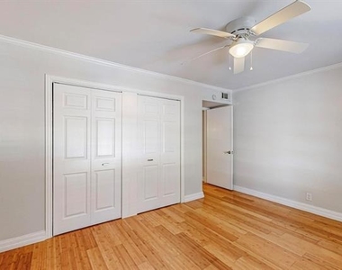 5220 Fleetwood Oaks Avenue - Photo Thumbnail 28