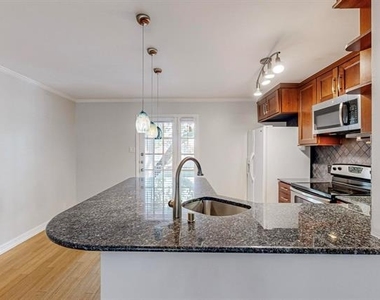 5220 Fleetwood Oaks Avenue - Photo Thumbnail 11