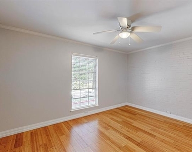 5220 Fleetwood Oaks Avenue - Photo Thumbnail 26