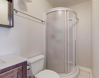 5220 Fleetwood Oaks Avenue - Photo Thumbnail 25