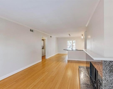 5220 Fleetwood Oaks Avenue - Photo Thumbnail 10