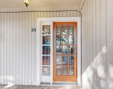 5220 Fleetwood Oaks Avenue - Photo Thumbnail 5