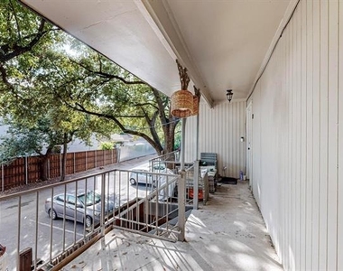 5220 Fleetwood Oaks Avenue - Photo Thumbnail 32