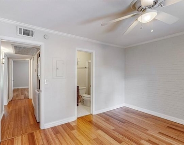 5220 Fleetwood Oaks Avenue - Photo Thumbnail 22