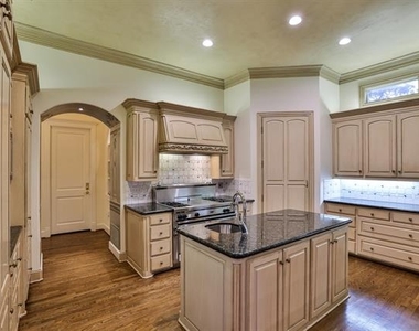 6805 Laurel Valley Drive - Photo Thumbnail 9