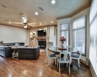 6805 Laurel Valley Drive - Photo Thumbnail 10