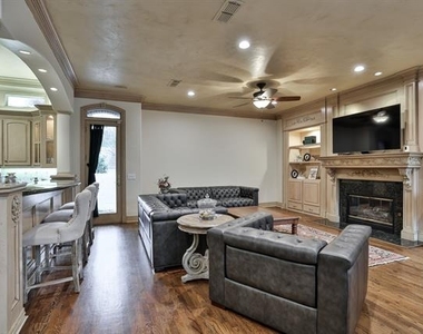 6805 Laurel Valley Drive - Photo Thumbnail 12