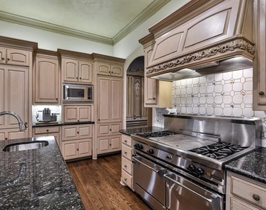 6805 Laurel Valley Drive - Photo Thumbnail 8