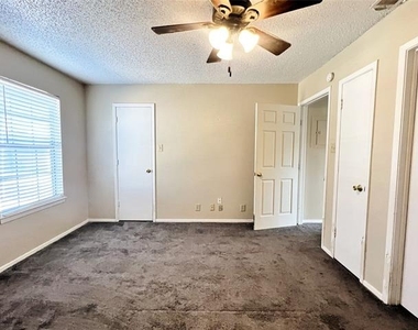 929 W Hickory Street - Photo Thumbnail 13