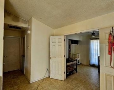 817 Colchester Drive - Photo Thumbnail 10