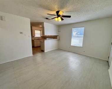 2600 21st Street - Photo Thumbnail 5