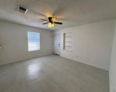 2600 21st Street - Photo Thumbnail 6