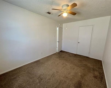 2600 21st Street - Photo Thumbnail 7