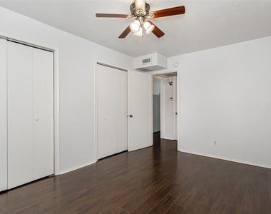 5722 Gaston Avenue - Photo Thumbnail 14