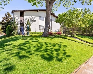 5722 Gaston Avenue - Photo Thumbnail 10