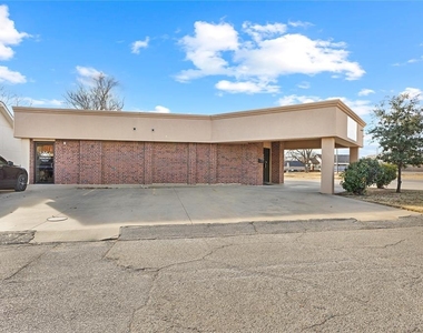 424 N State Street - Photo Thumbnail 2
