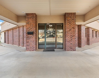424 N State Street - Photo Thumbnail 3