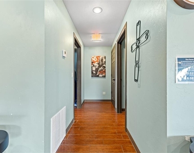 424 N State Street - Photo Thumbnail 15